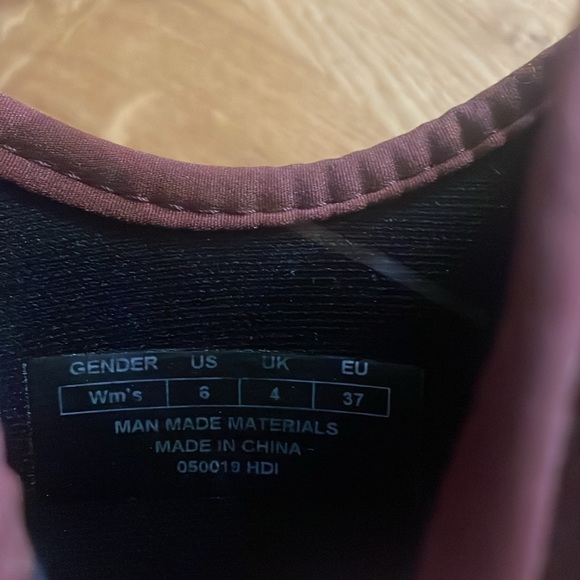 XTRATUF Women's 6 In Ankle Deck Boot Maroon - Picture 9 of 10